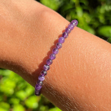 Lade das Bild in den Galerie-Viewer, Amethyst A-Qual. Kugel Armband 4 mm / 19 cm 14AM
