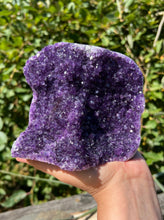 Lade das Bild in den Galerie-Viewer, Amethyst Kirstall Freiform mit Standfläche extra A - Qualität Nr.1
