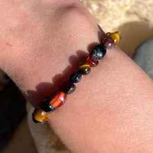 Lade das Bild in den Galerie-Viewer, Tigerauge / Falkenauge  Mix Nugget Armband
