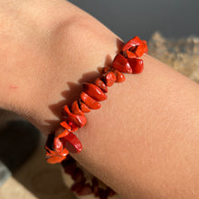 Lade das Bild in den Galerie-Viewer, Jaspis rot Splitter Armband
