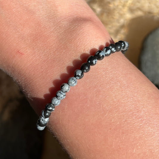 Schneeflocken Obsidian Kugel Armband 4mm 9SC